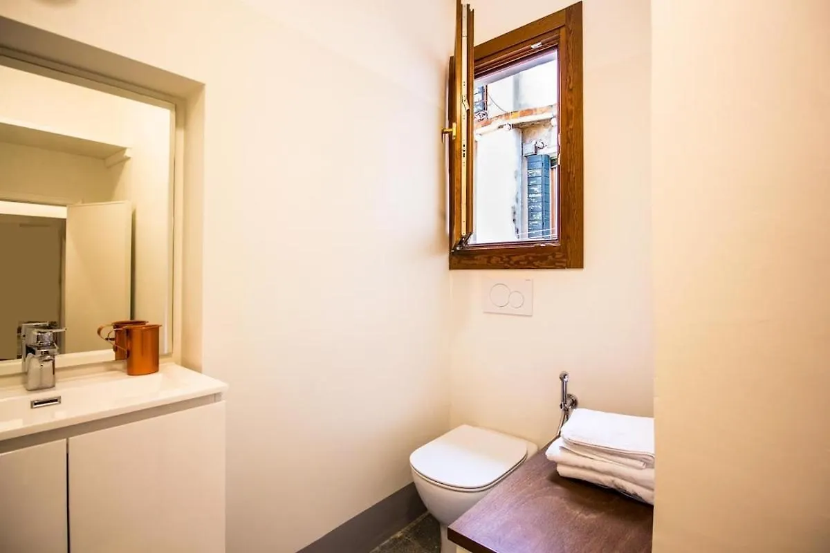 Private House On 3 Levels In The Centre Of Venice