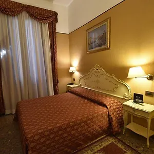 3* Πανσιόν Poste Vecie