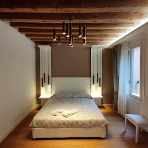 Deluxe 3 Bedroom Flat In Rialto Apartamento