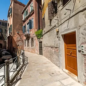 Querini Suite-balcony On Canal, Close To San Marco Venise