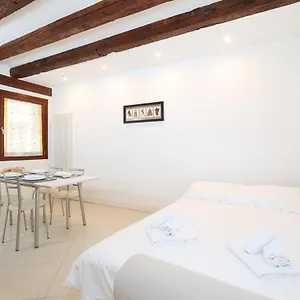 Appartement Bricola Biennale, Venetië