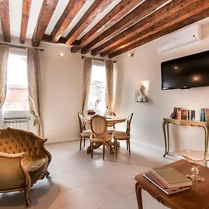 Apartamento Michelle In Charming, Veneza